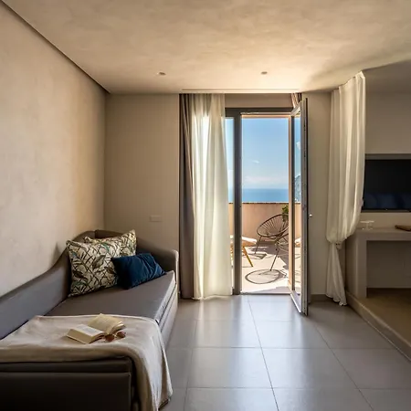 Fiorita Boutique Hotel 4*