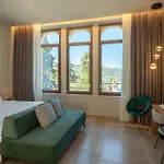 فندق Fiorita Boutique 4*