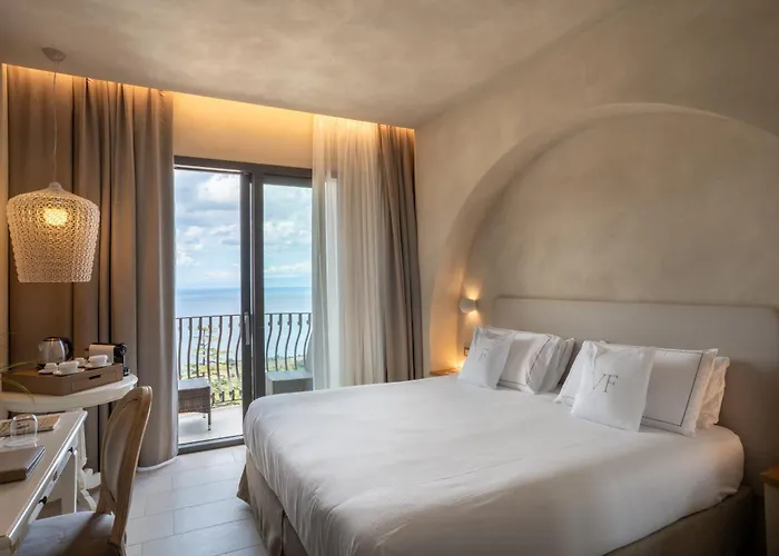 מלון Fiorita Boutique