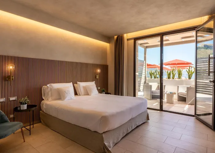 Fiorita Boutique מלון 4*