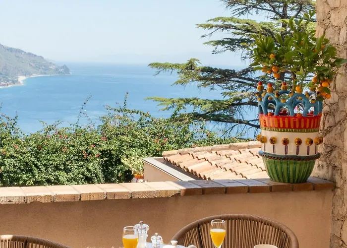 Fiorita Boutique 4* טאורמינה