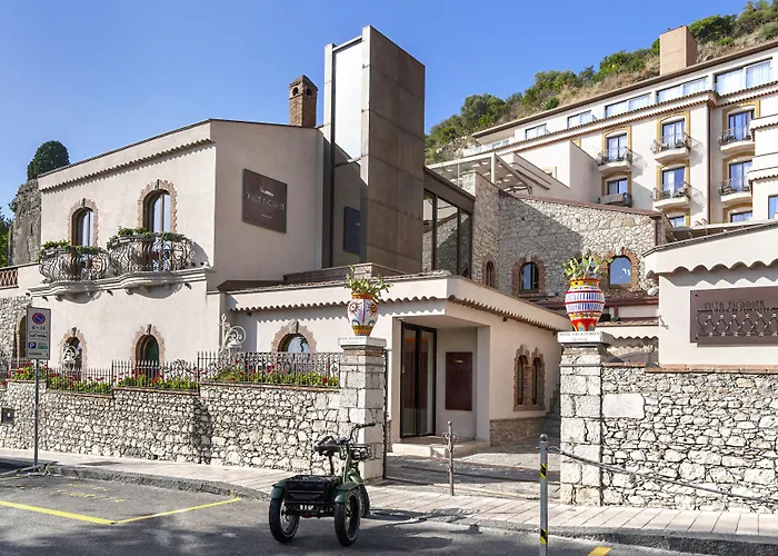 Fiorita Boutique מלון טאורמינה